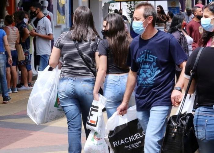 Venda do Varejo Apresenta Resultado Misto no Trimestre com Recuperação em Setembro