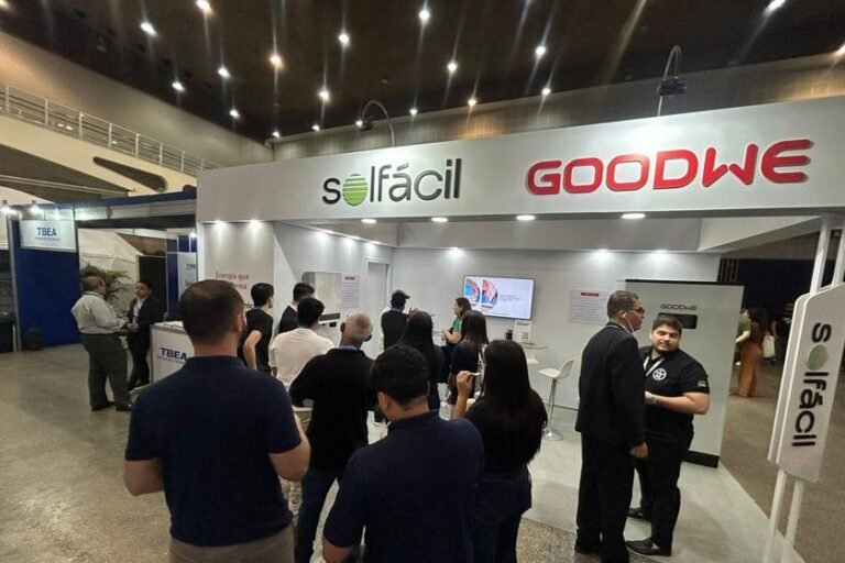 GoodWe apresentou autonomia e armazenamento de energia na indústria no Proenergia Summit 2025