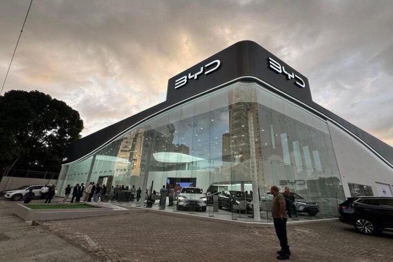 BYD inaugura concessionária em Belém e entrega Song Pro híbrido-flex edição COP30