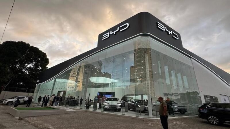 BYD inaugura concessionária em Belém e entrega Song Pro híbrido-flex edição COP30 BYD inaugura concessionária em Belém e entrega Song Pro híbrido-flex edição COP30