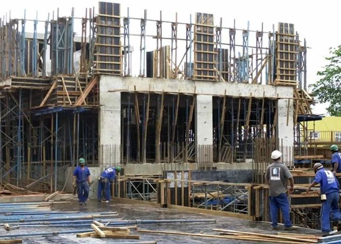 Construção Civil Preocupa-se com Redução de Investimentos devido a Taxas de Juros Elevadas