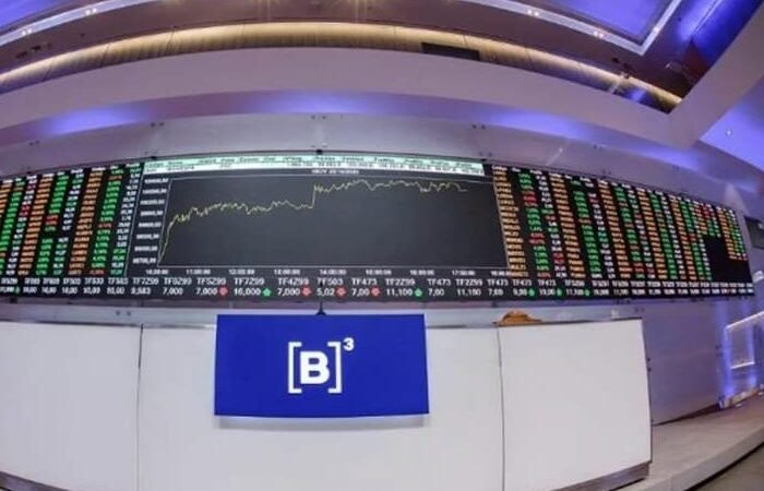 Ibovespa atinge novo recorde nominal histórico