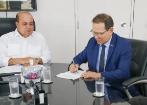 Nelson Souza assume presidencia do BRB