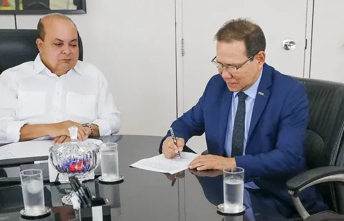 Nelson Souza assume presidencia do BRB