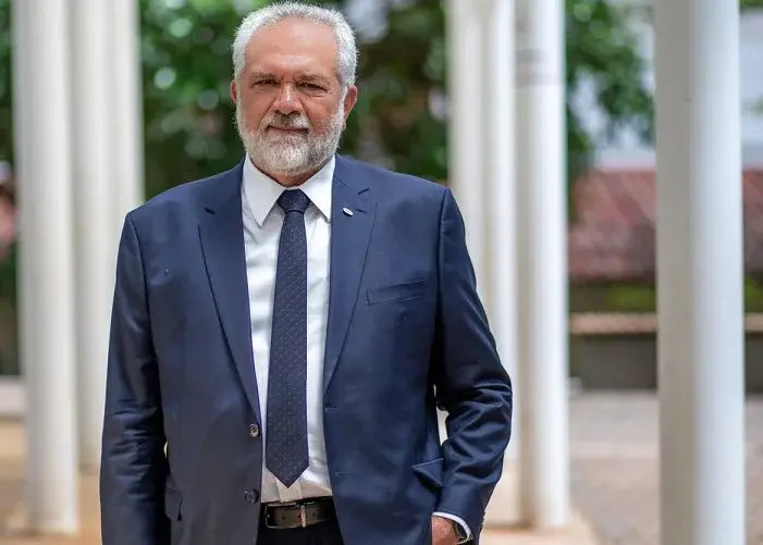Pio Pacelli Lopes assume reitoria do Centro Universitario de Brasilia