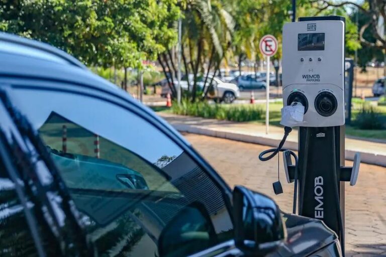Rio amplia rede de recarga para veículos elétricos