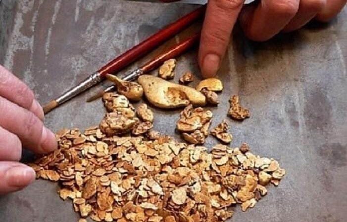 Cotacao do dolar esta estavel e o ouro bate recorde historico