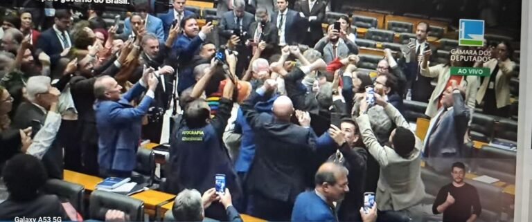Derrota do Bolsonarismo na Camara Glauber Braga Consegue Permanecer no Cargo