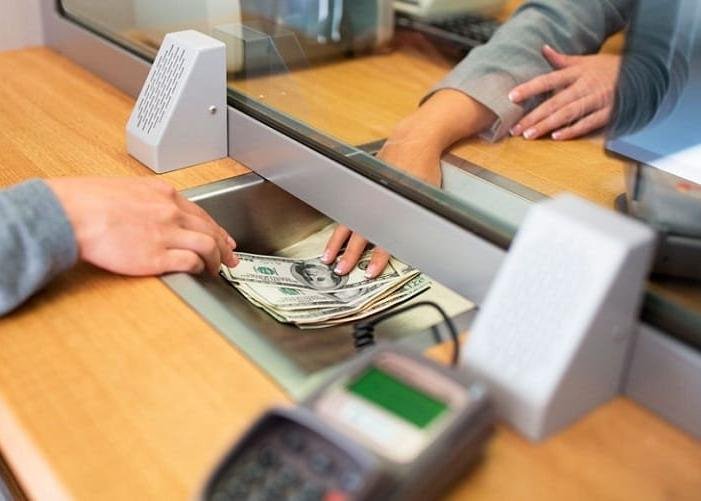 Familias brasileiras atingem nivel de endividamento de 49,3 por cento