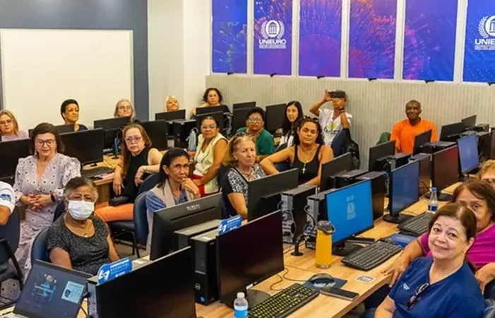 Idosos Aprendem Informatica em Aguas Claras