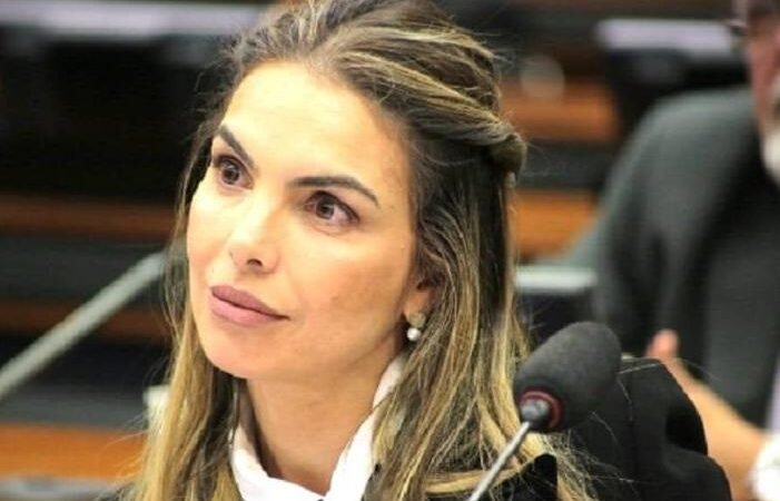 Paula Belmonte Filia Se ao PSDB em Grande Festa de Pré Campanha