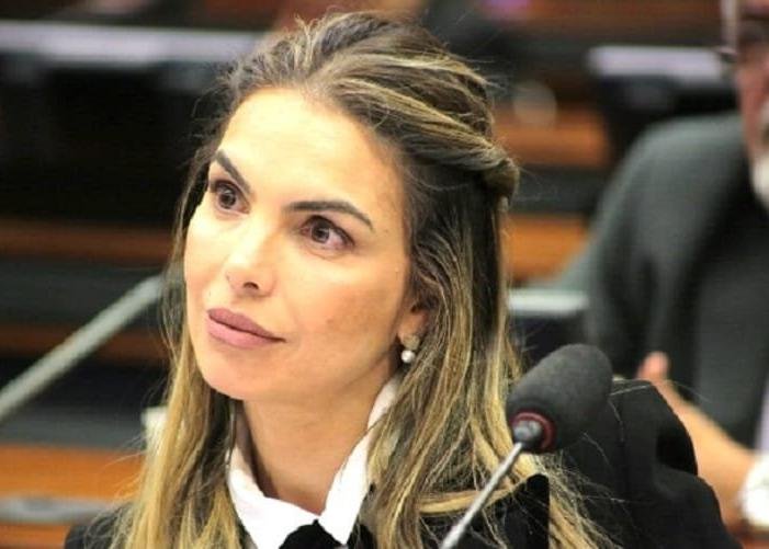 Paula Belmonte Filia Se ao PSDB em Grande Festa de Pré Campanha