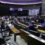 Presidente decide pela dispensa de deputados para evitar novos tumultos na Camara