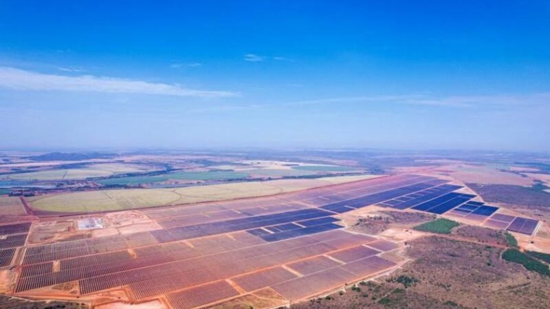 ArcelorMittal e Atlas Renewable Energy concluem construção de parque solar em Minas Gerais