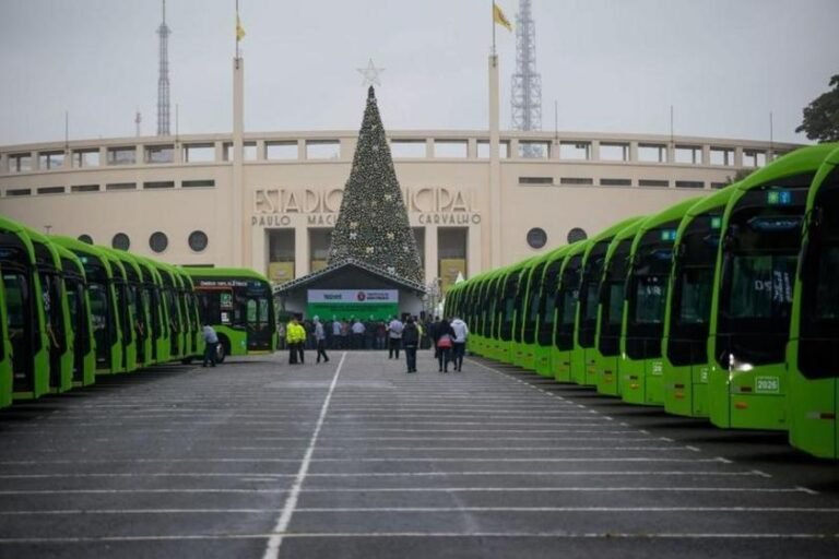 BYD entrega mais 53 ônibus à Prefeitura de São Paulo e encerra 2025 com 260 veículos na maior cidade do país