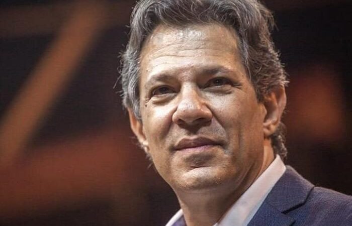Dolar fecha em alta Haddad deve deixar ministerio em janeiro