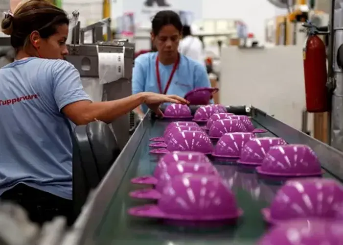 Empresa BeFra Anuncia Oferta Para Adquirir Tupperware