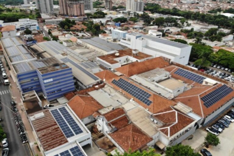 Energia solar em hospitais oncológicos de Jaú gera economia de 600 residências/mês