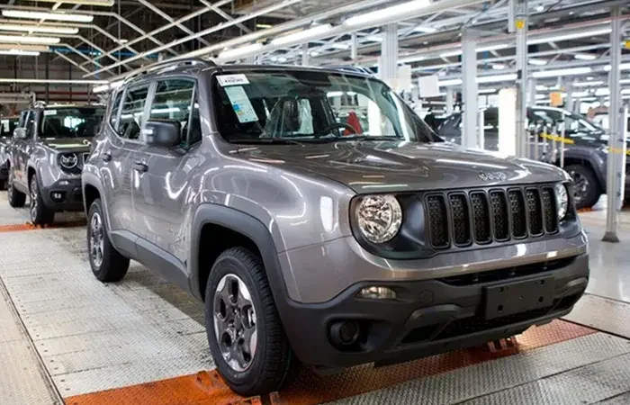 Jeep Renegade ultrapassa a marca historica de 700 mil unidades vendidas