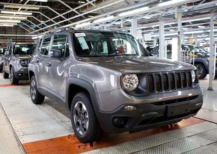 Jeep Renegade ultrapassa a marca historica de 700 mil unidades vendidas