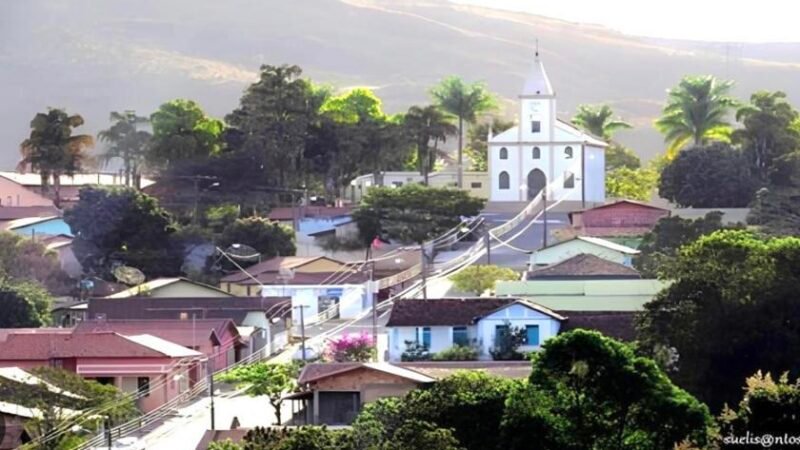 Menor cidade do Brasil inaugura sistema “antiapagão” com energia solar e baterias.