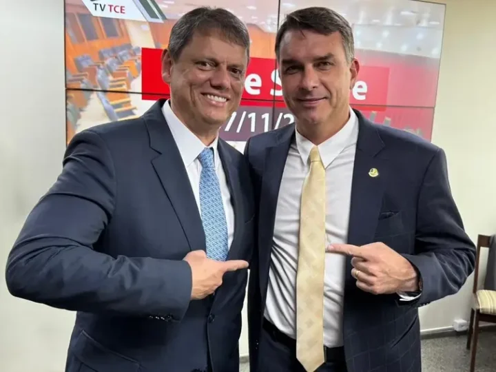 Rejeicao de Flavio Bolsonaro Supera a de Lula