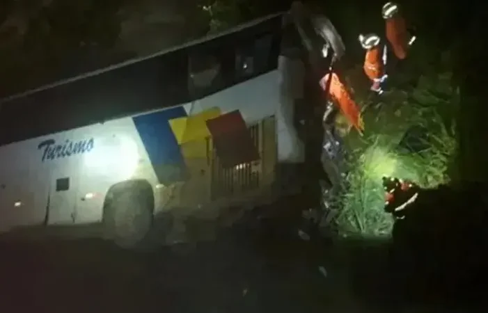 Vítimas de acidente com ônibus em Alexânia continuam internadas