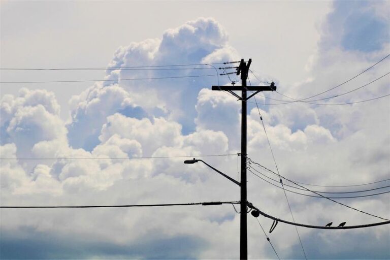 Energia distribuída cresce 2,5% no 4º trimestre