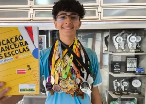 Aluno da Escola Publica Conquista Medalha de Ouro