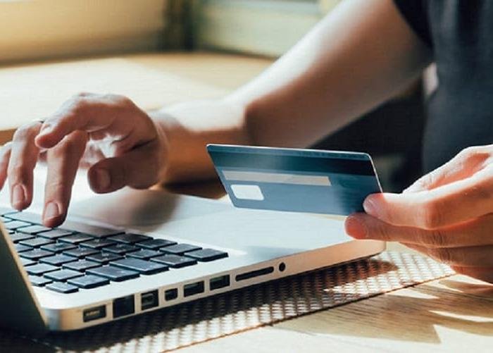 Compras noturnas pela internet atraem 54 por cento dos consumidores