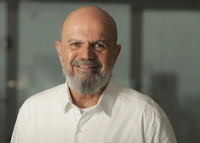 Executivo assume presidencia de entidades da industria de cloro