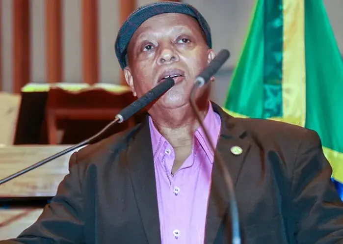 Homenagens as escolas catolicas e a Viridiano Homenagens as escolas catolicas e a Viridiano