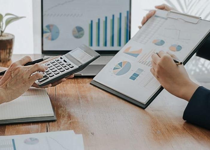 Lucro da operadora TIM e do banco BV