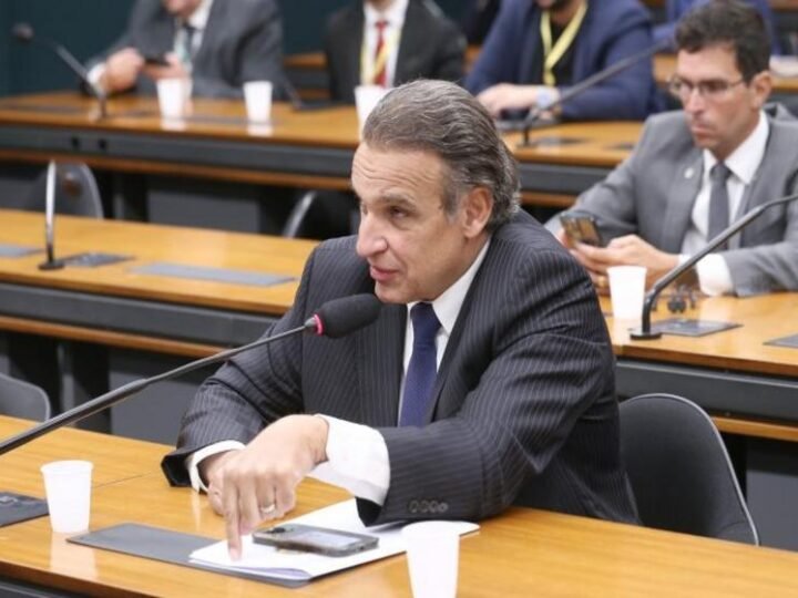 Comissão aprova projeto para levar energia a escolas sem eletricidade