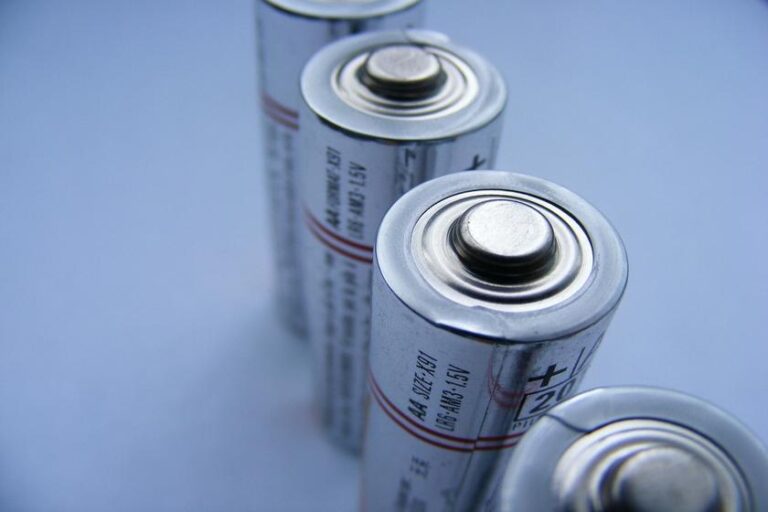 WEG investe R$ 280 milhões em fábrica de baterias para energia renovável