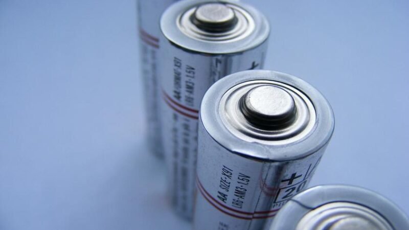 WEG investe R$ 280 milhões em fábrica de baterias para energia renovável