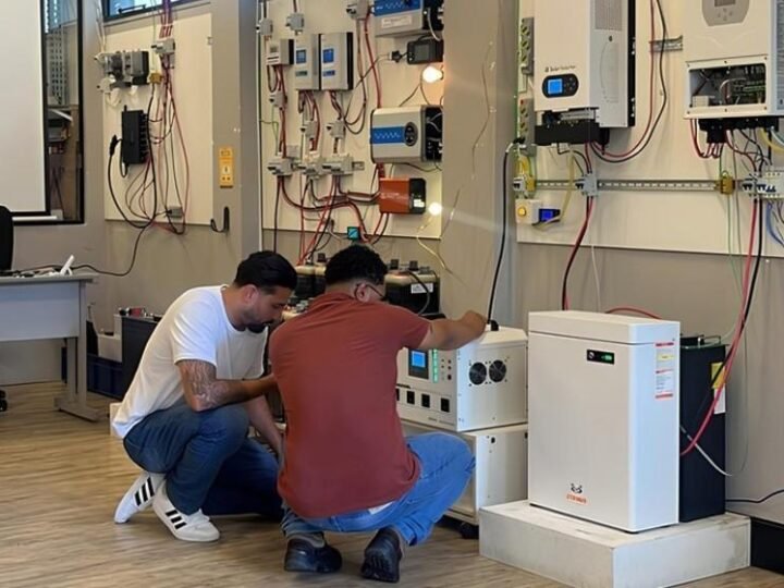Com avanço da energia solar no Brasil, NeoSolar investe na formação de profissionais do setor