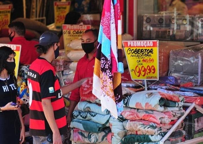 Comercio varejista registra crescimento de 0 ponto 4 por cento de dezembro para janeiro