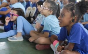 Comissao da CLDF aprova beneficio de passe livre para estudantes