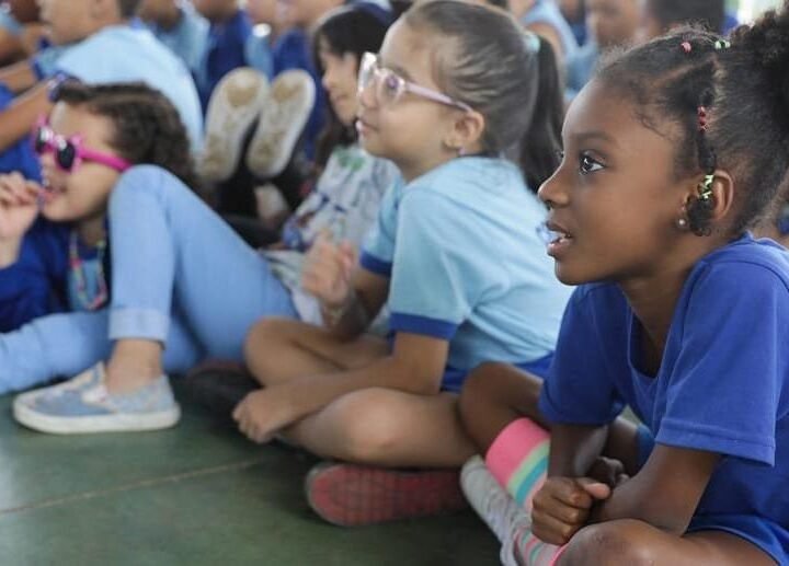 Comissao da CLDF aprova beneficio de passe livre para estudantes Comissao da CLDF aprova beneficio de passe livre para estudantes