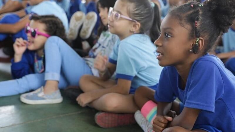 Comissao da CLDF aprova beneficio de passe livre para estudantes