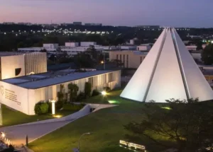 Comite discute patrimonio e entrega titulo a Brasilia