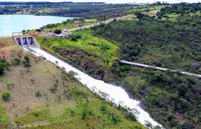 Decisao de Contratacao da Ponte do Paranoa e Suspensa