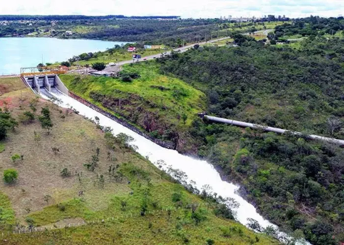 Decisao de Contratacao da Ponte do Paranoa e Suspensa