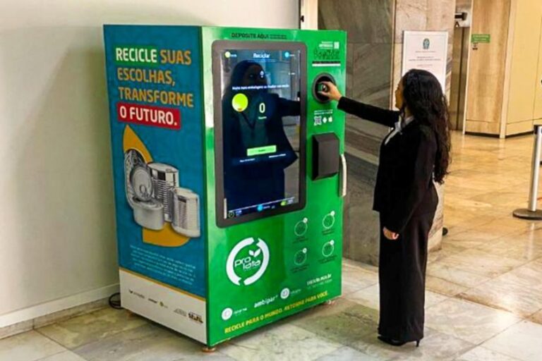 Do lixo ao benefício: campanha mostra como reciclar latas e ganhar com isso