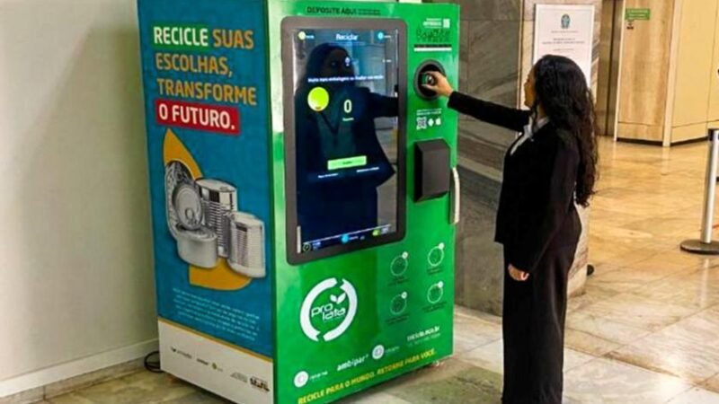 Do lixo ao benefício: campanha mostra como reciclar latas e ganhar com isso