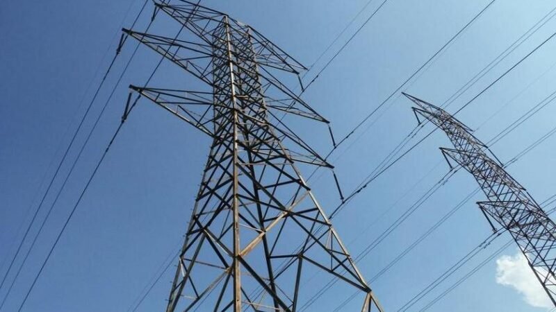 Energia mais cara em 2026: alta nas tarifas pode chegar a 8% e superar inflação