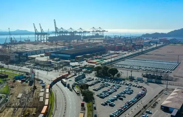 Ferrovia expande capacidade de transporte de containers no porto de Paranaguá