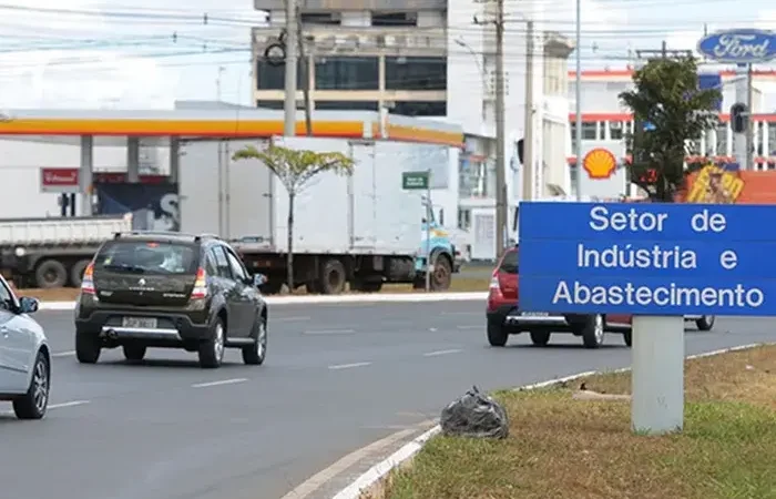Fiscalizacao chega as distribuidoras de combustiveis no Distrito Federal