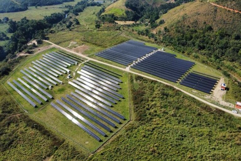 Genial Solar inaugura sua maior usina fotovoltaica do RJ com tecnologia tracker